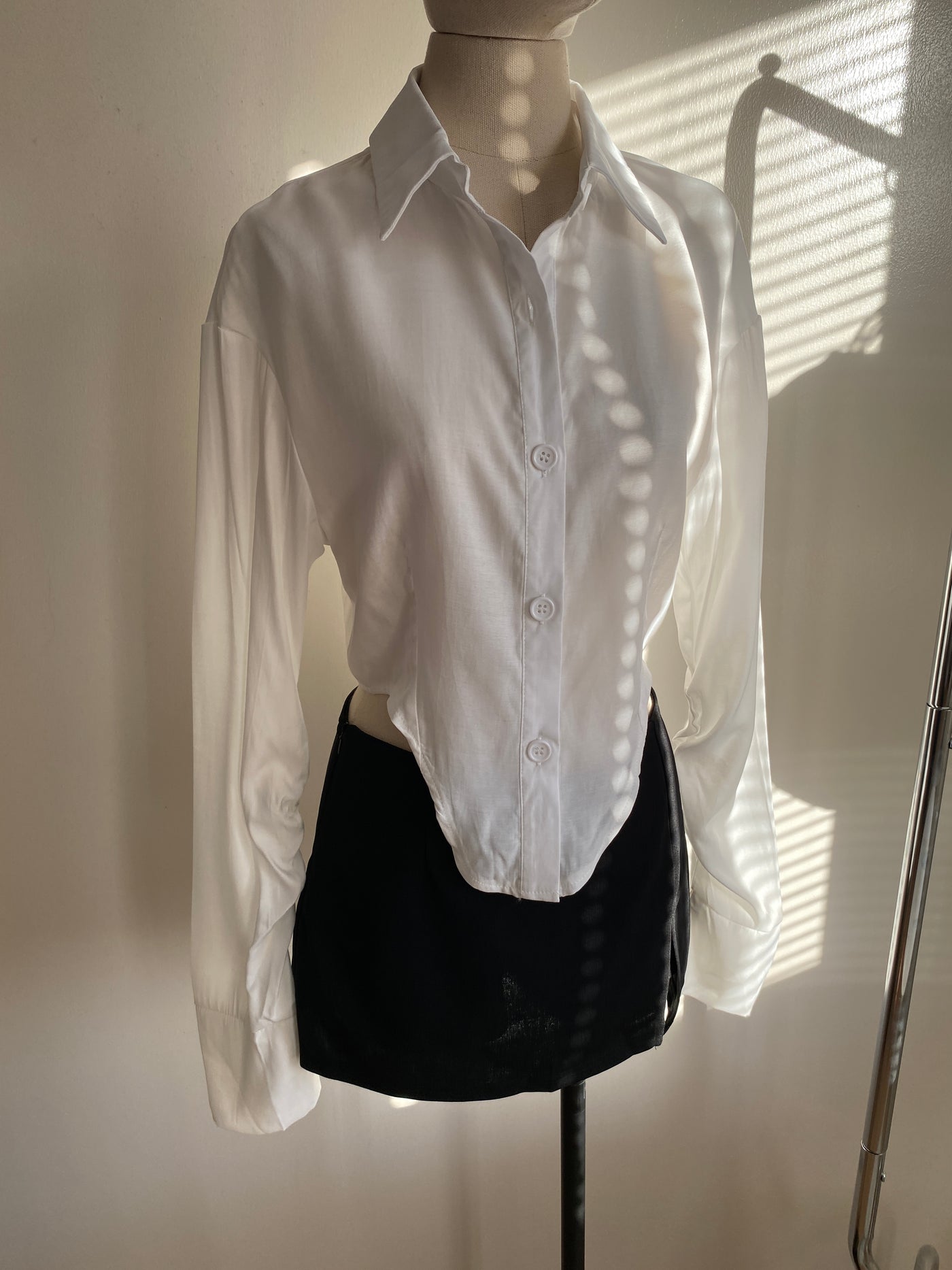 Curved Hem Cropped Longsleeve Shirt