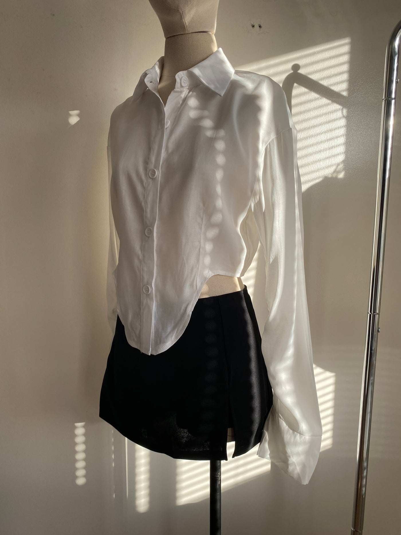 Curved Hem Cropped Longsleeve Shirt