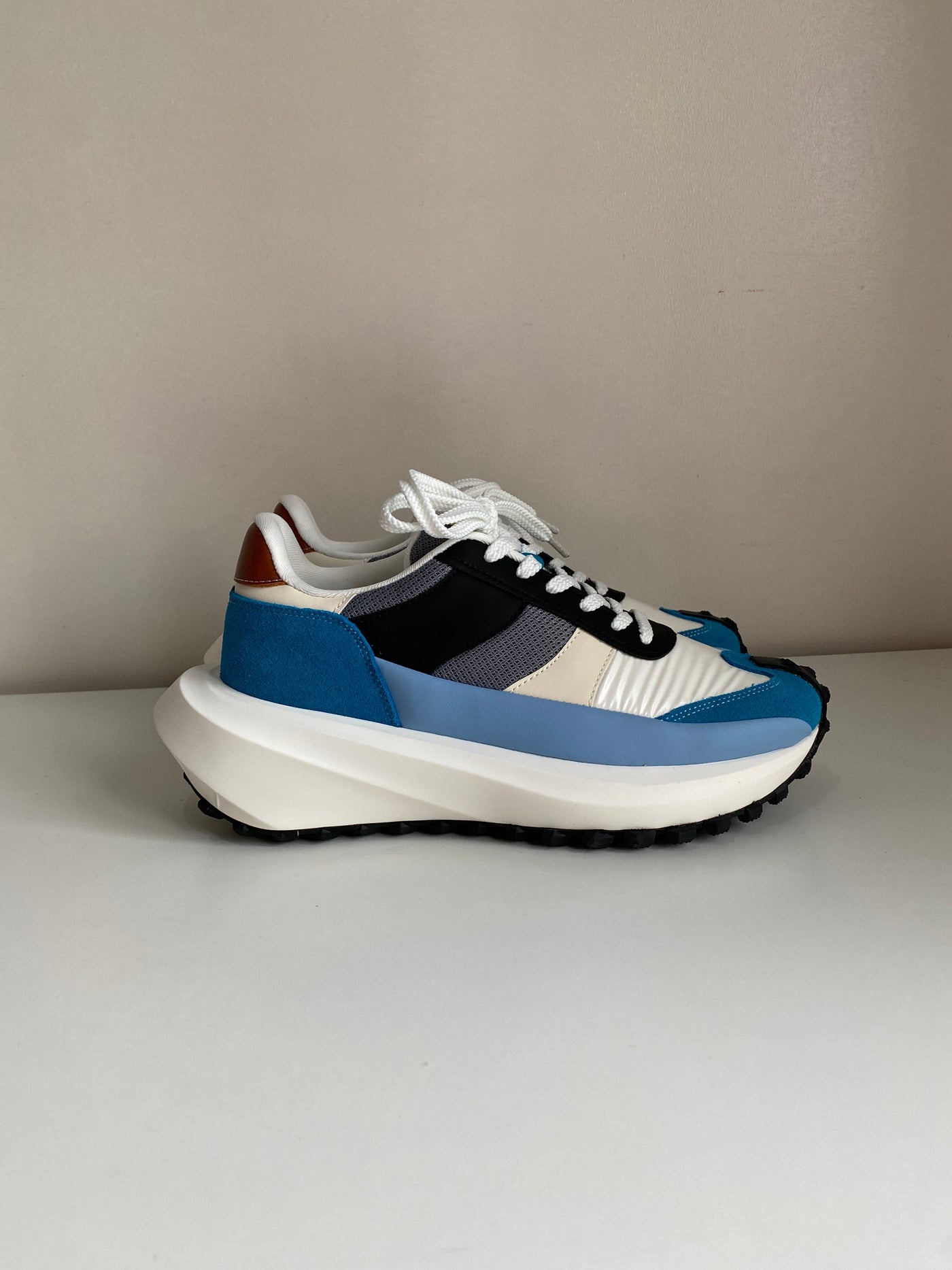 Chunky Sole Sneakers - Wave