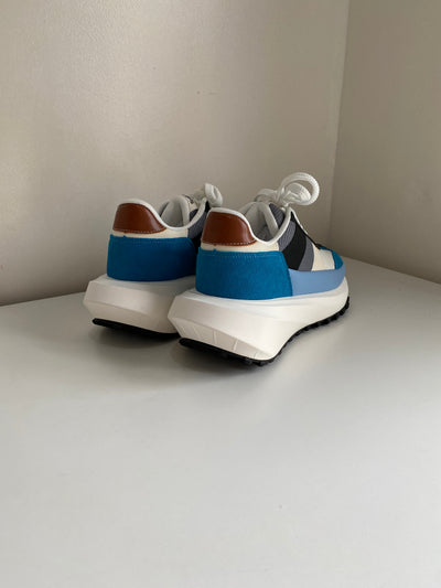 Chunky Sole Sneakers - Wave