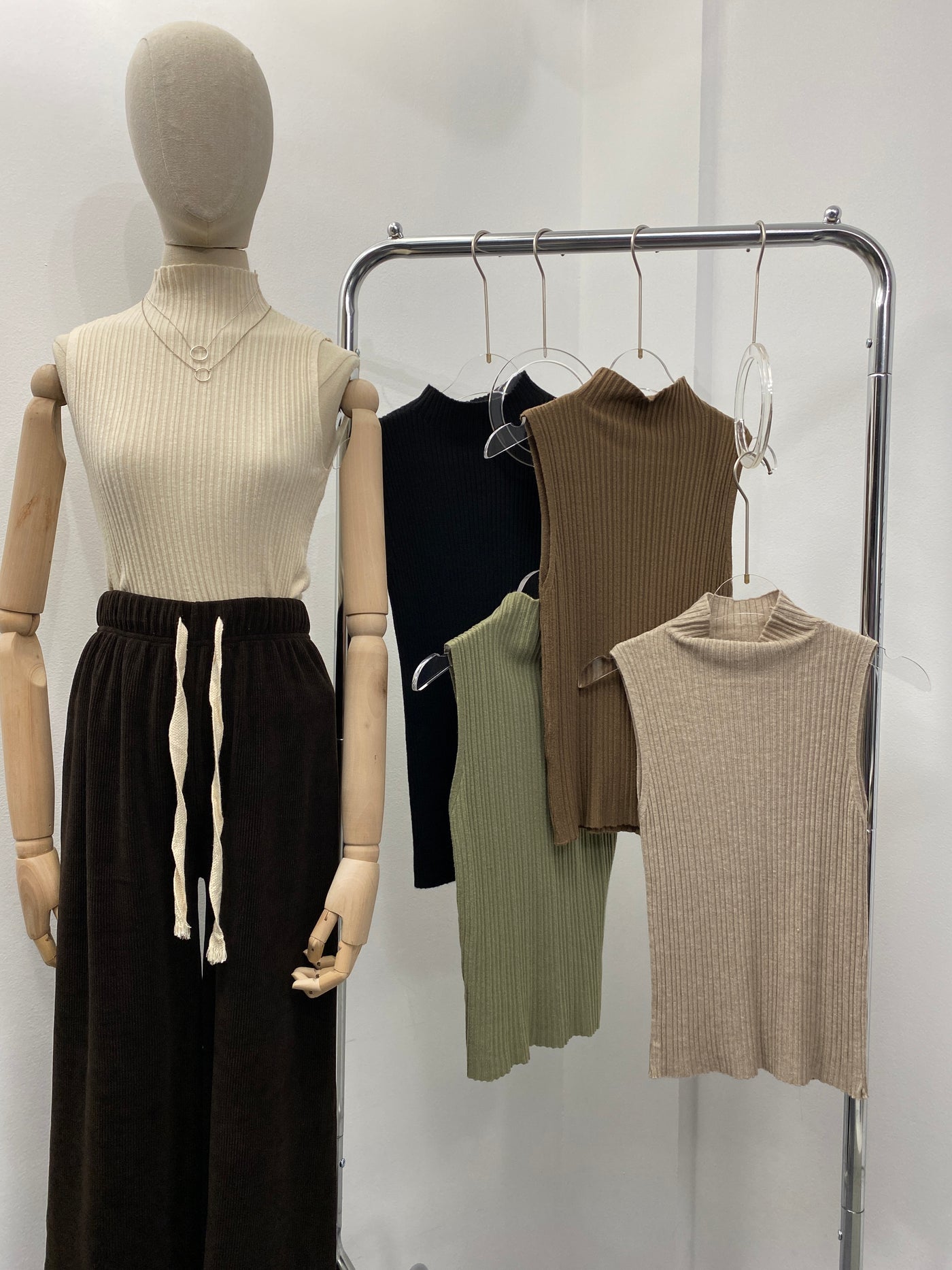 Mock Neck Sleeveless Tee