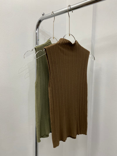 Mock Neck Sleeveless Tee