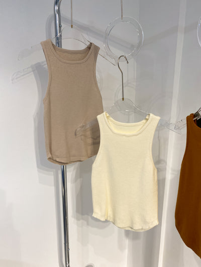 Curved Hem Cropped Knit Tank Top - Cream