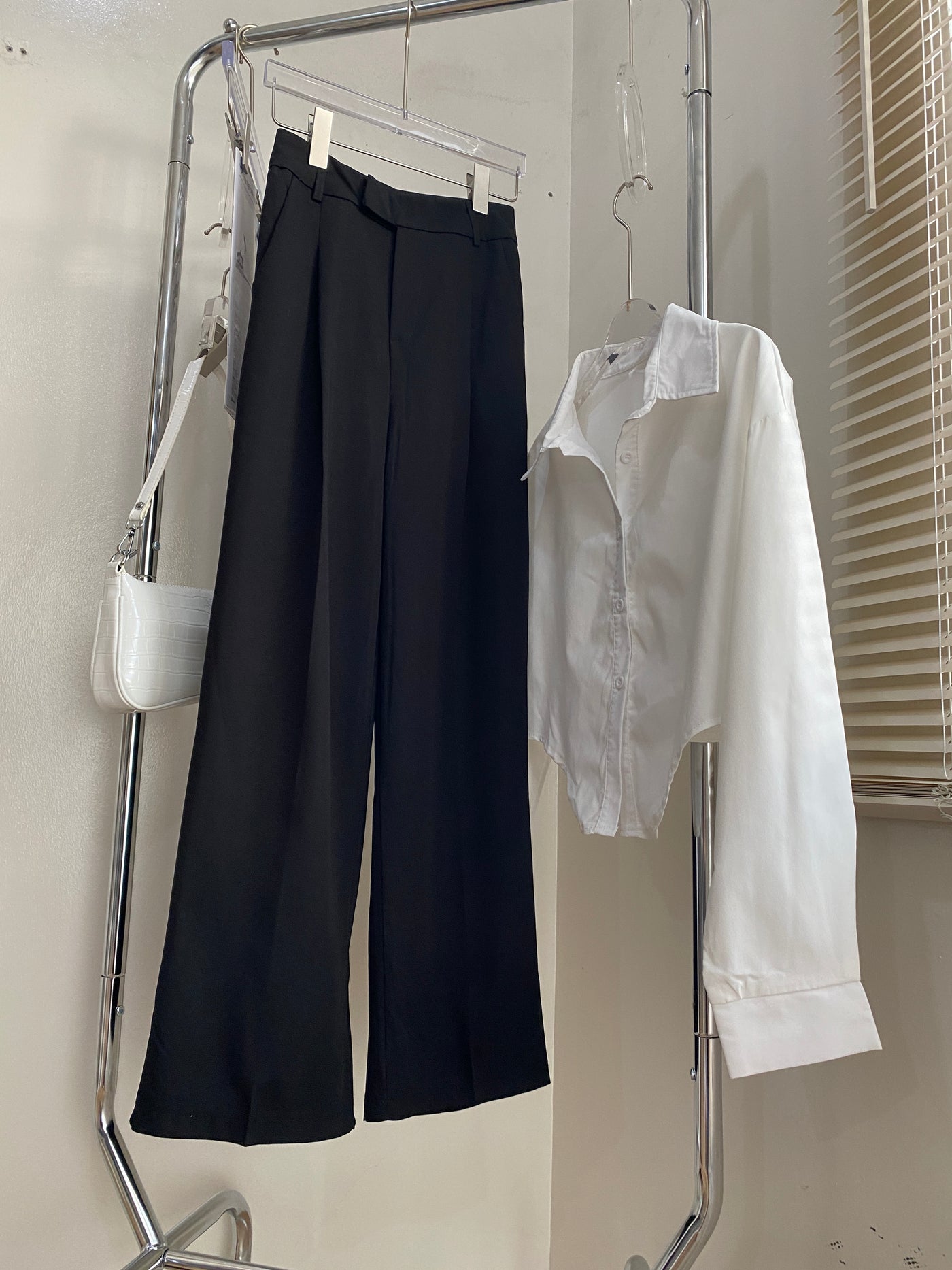 Wide Leg Pleated Trousers - Black