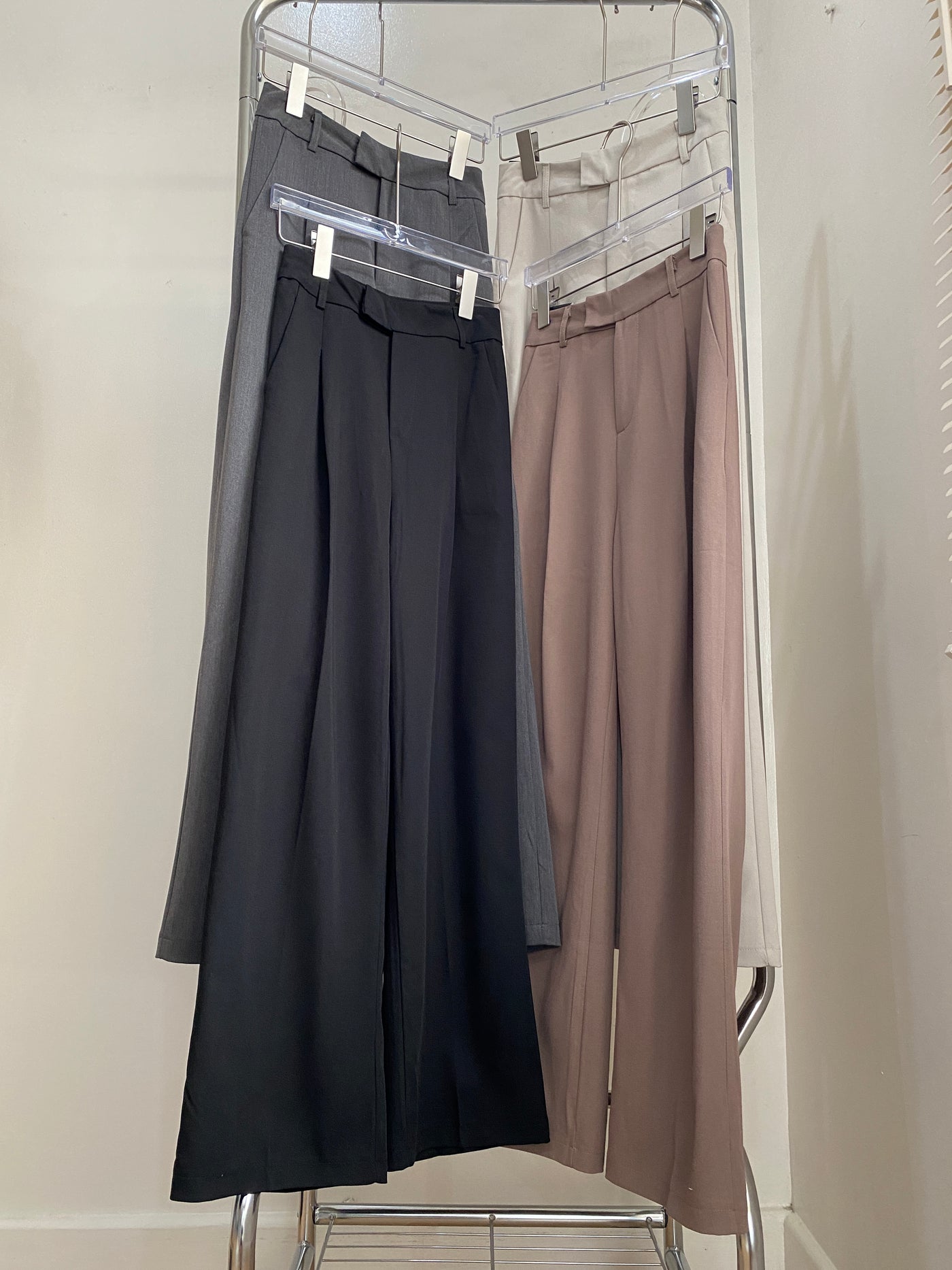 Wide Leg Pleated Trousers - Black