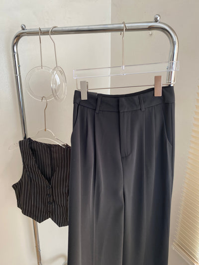 Wide Leg Pleated Trousers - Black