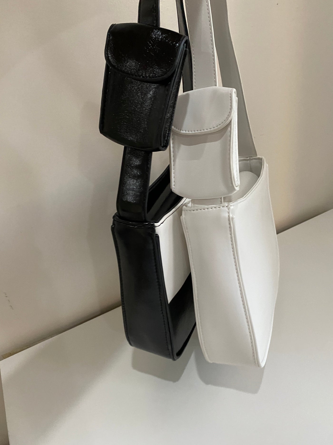 Shoulder Bag With Coin Purse - White