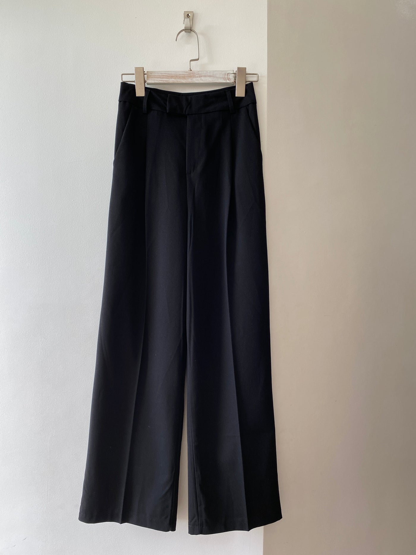 Wide Leg Pleated Trousers - Black
