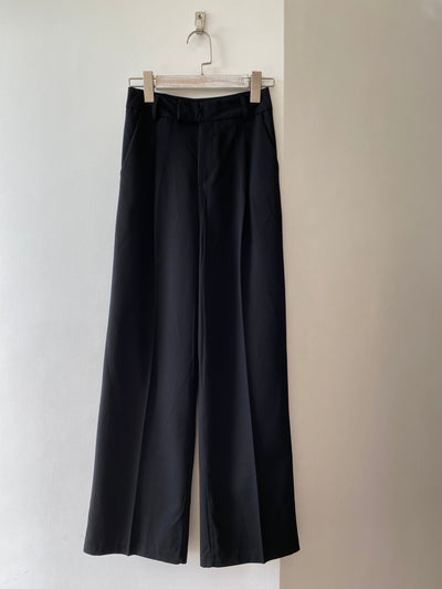 Wide Leg Pleated Trousers - Black