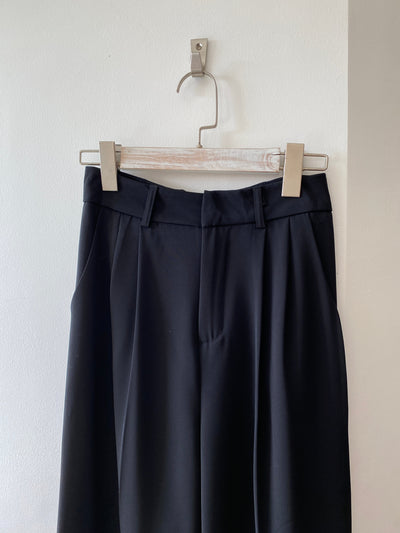 Wide Leg Pleated Trousers - Black