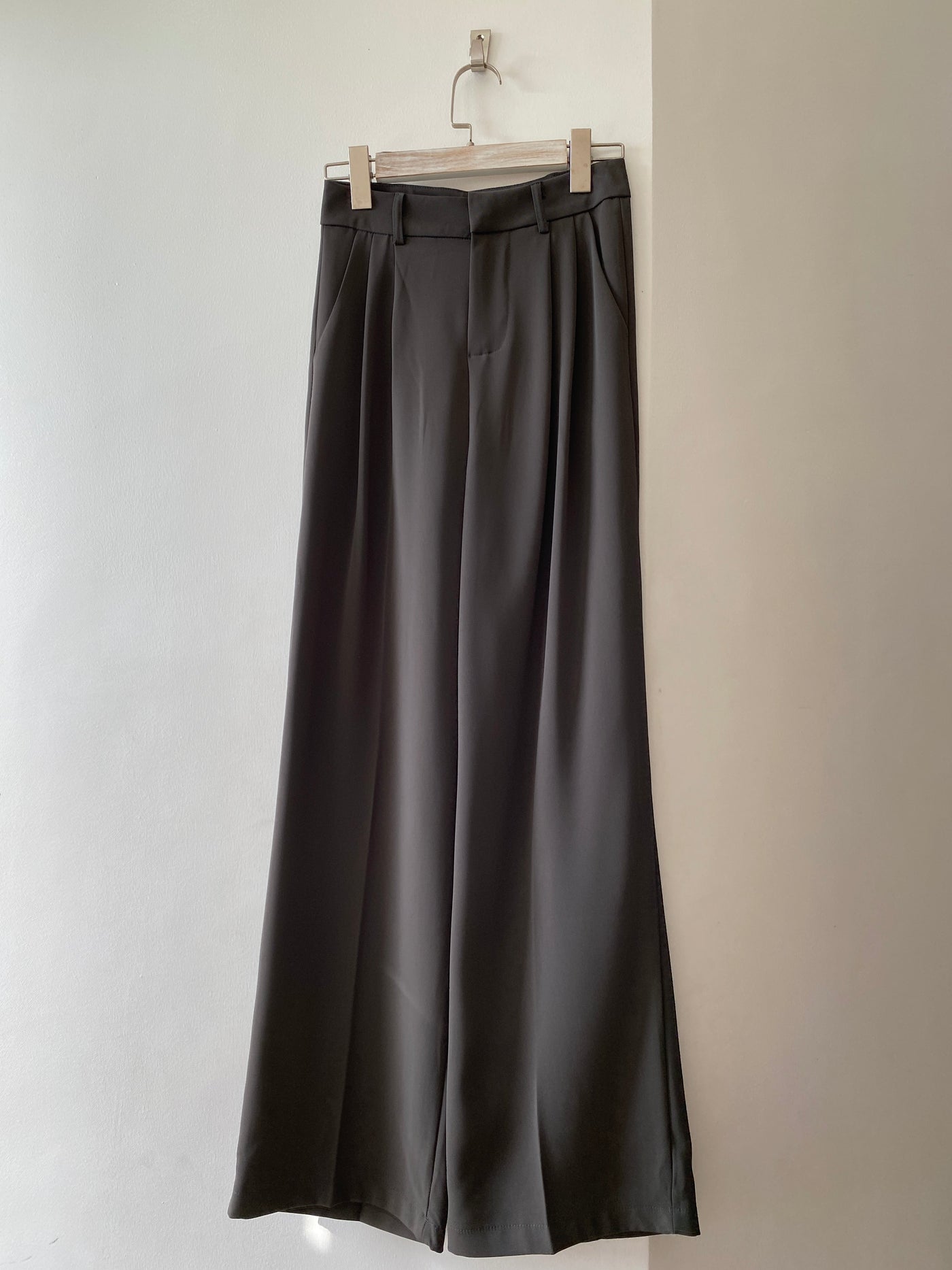Wide Leg Pleated Trousers - Smoke