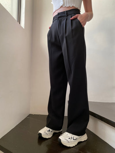 Wide Leg Pleated Trousers - Black