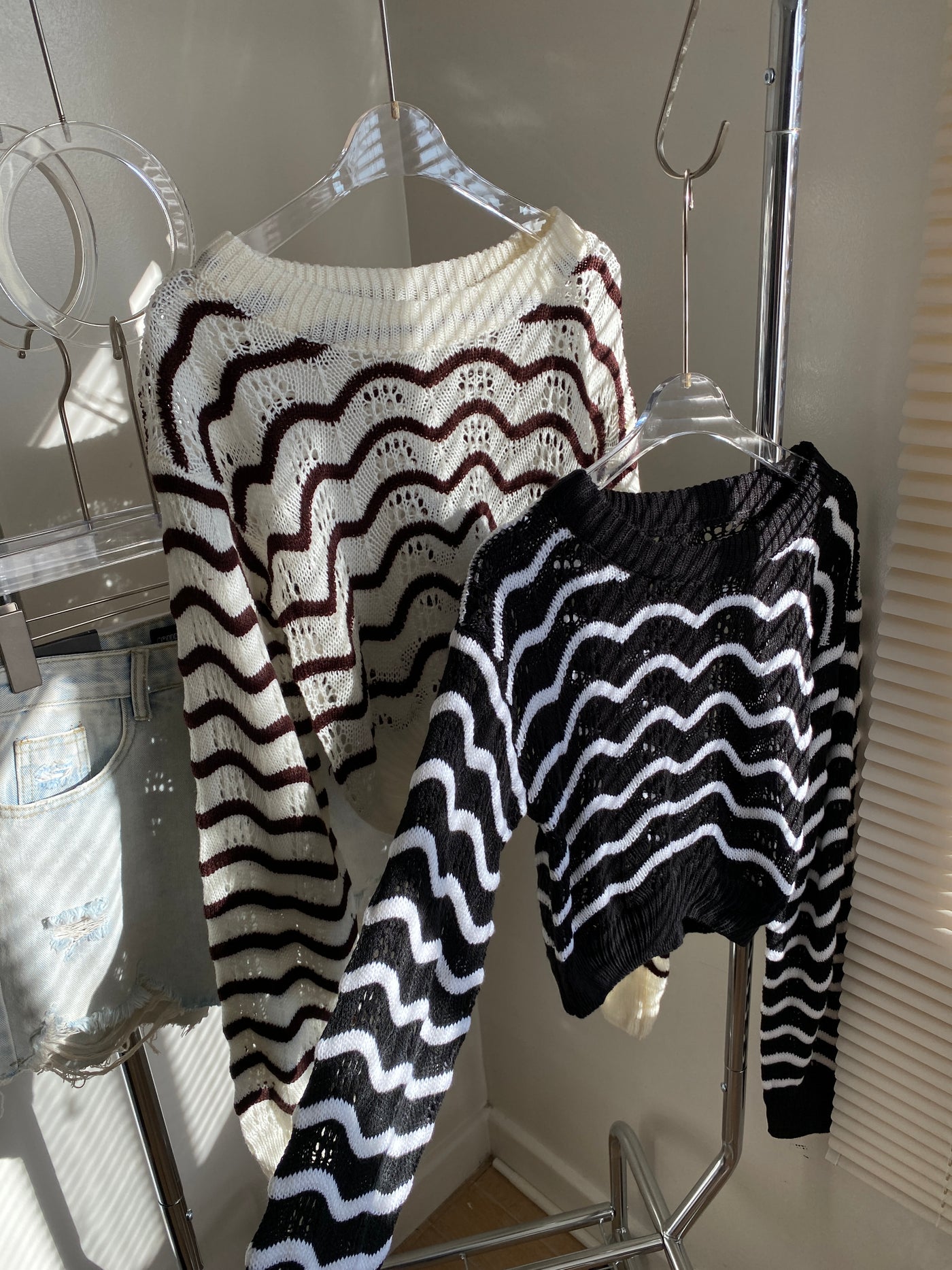 Wavy Pattern Knitted Sweater - Black