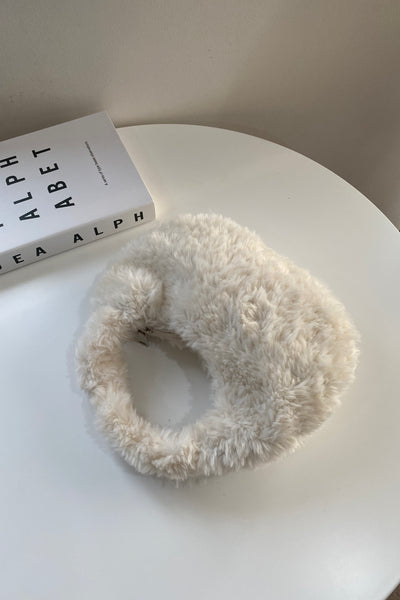 Take It Easy Mini Fuzzy Baguette Bag - Alpine White