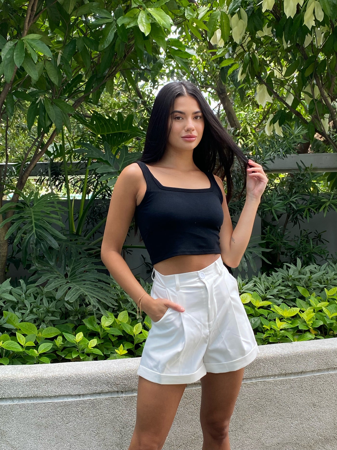 Pleated Highwaist Shorts - White